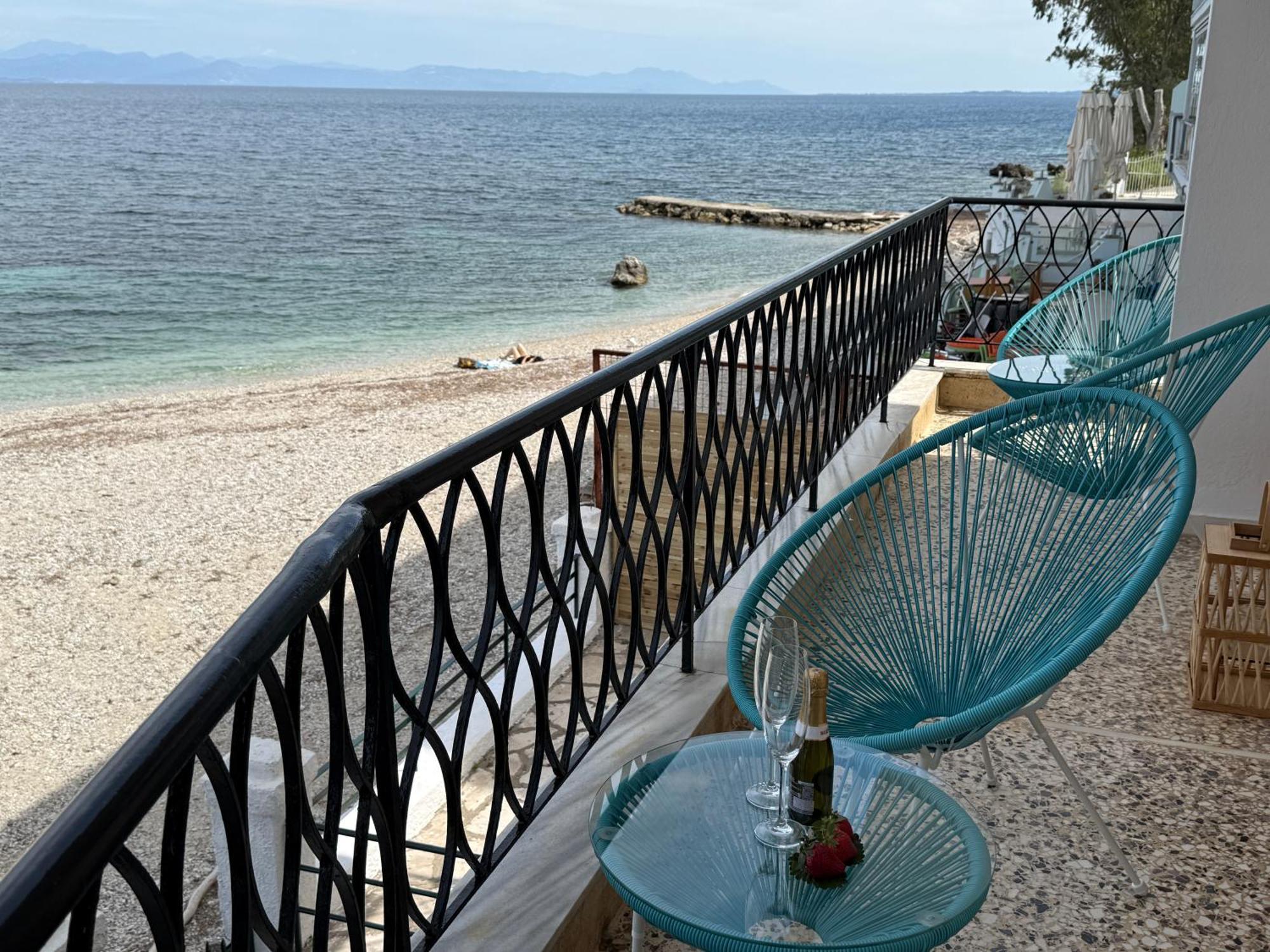 Fronte Mare - Sea Front Luxury With Private Patio * Benitses (Corfu)